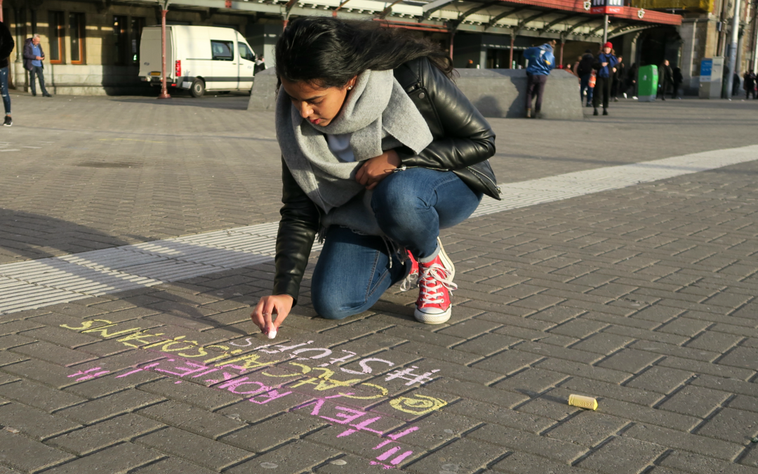 Stoepkrijt tegen straatintimidatie