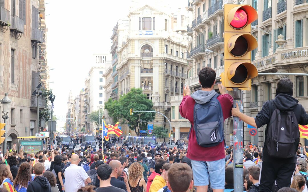 ‘Be water, my friend’: wat de Catalaanse protestbeweging leerde van Hongkong