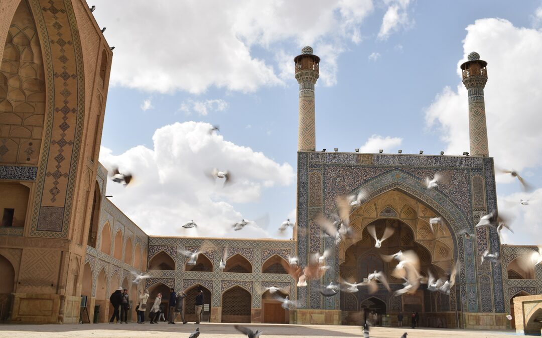 ‘Lieve Firoozeh, moet ik ook wegvluchten uit Iran?’
