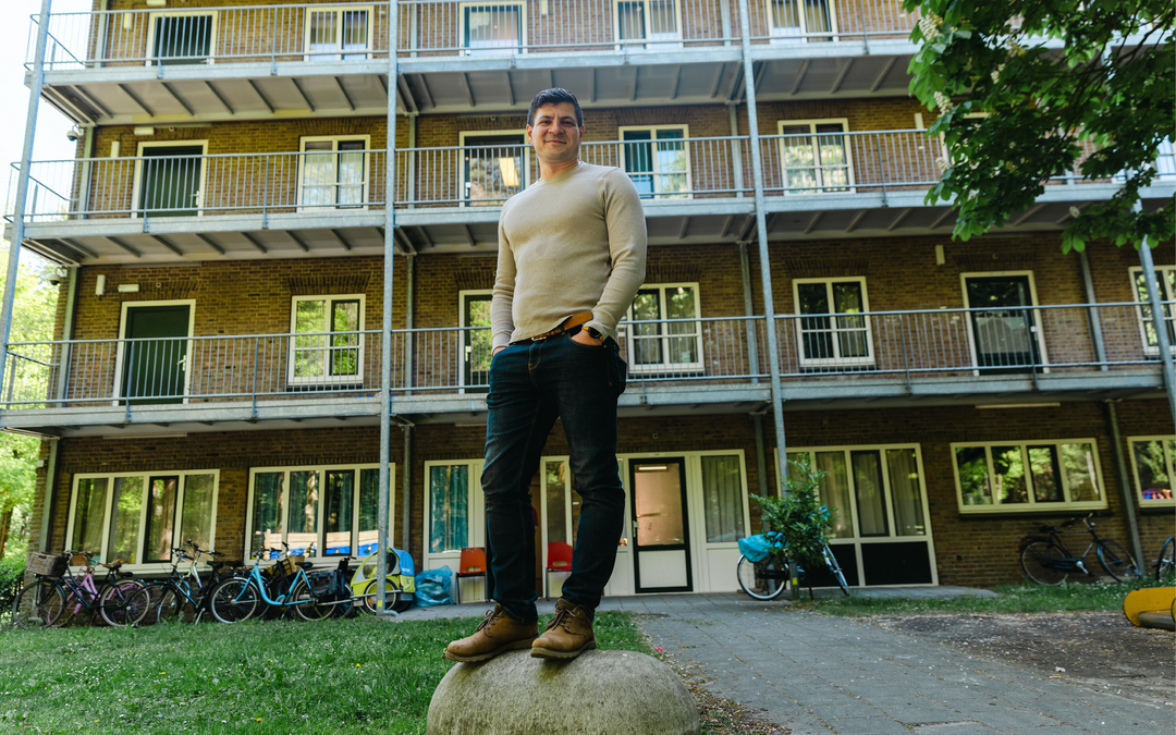 Hij helpt asielzoekers aan werk: ‘Ik keek zelf de dood in de ogen’