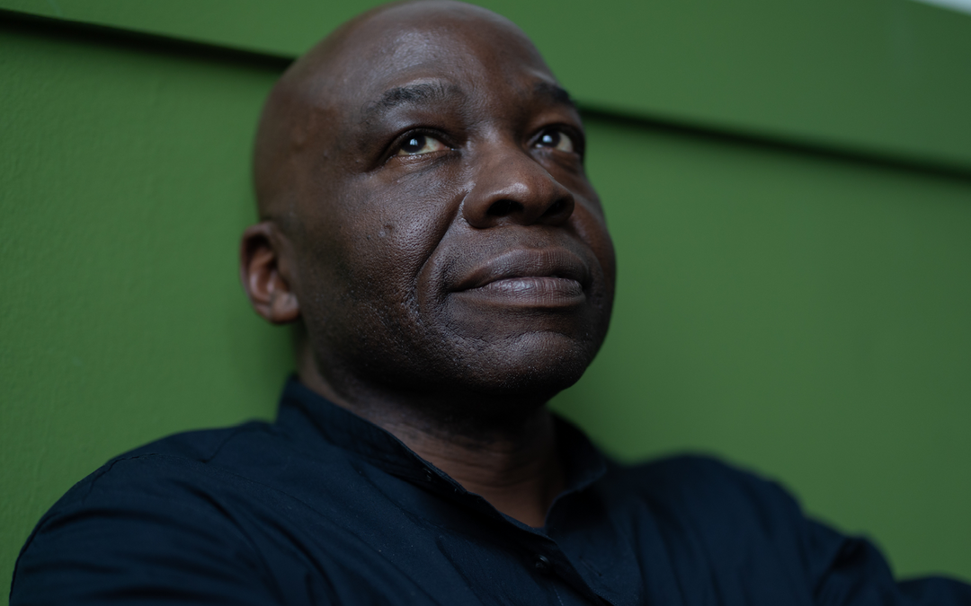 Schrijver Chidi Ebere: ‘De ‘goede oorlog’ bestaat niet’