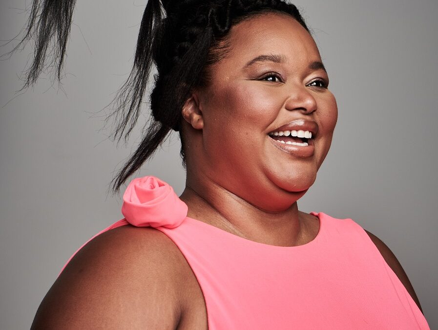 Zangeres en actrice Sarah Janneh verstopt zich niet meer