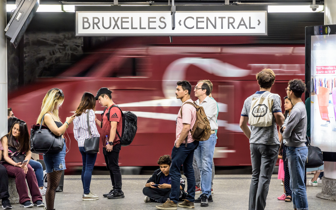 Waarom je treinvakantie nog steeds zó traag en zó duur is