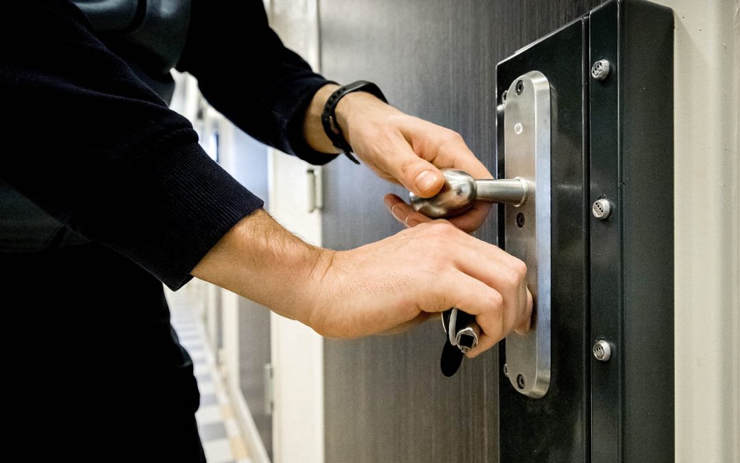 Duizenden migranten zonder geldige pa­pieren op­gesloten: ‘Geen idee wanneer je vrijkomt’
